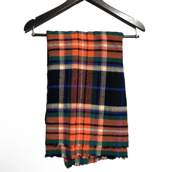 2 Banana Republic Large Plaid Scarves - Picture 2 of 7